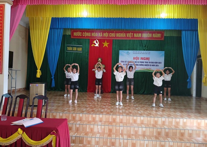 Chi hội phụ nữ thôn Sơn Nam tổ chức Hội nghị Tổng kết công tác hội và phong trào phụ nữ năm 2023, triển khai phương hướng nhiệm vụ năm 2024.